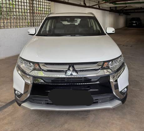 MITSUBISHI OUTLANDER 3.0 GT 4X4 V6 24V GASOLINA 4P AUTOMÁTICO MITSUBISHI OUTLANDER 3.0 GT 4X4 V6 24V GASOLINA 4P AUTOMÁTICO